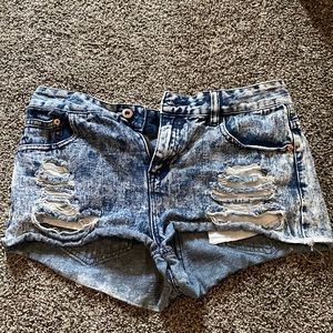 Bleach colored jean short shorts